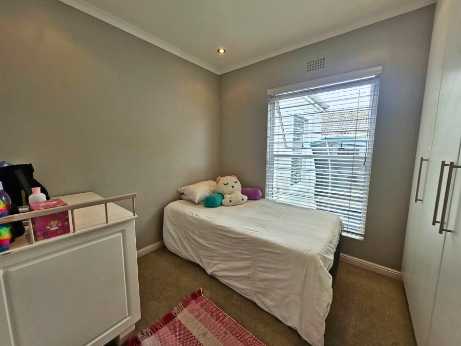 To Let 3 Bedroom Property for Rent in Pinehurst Western Cape